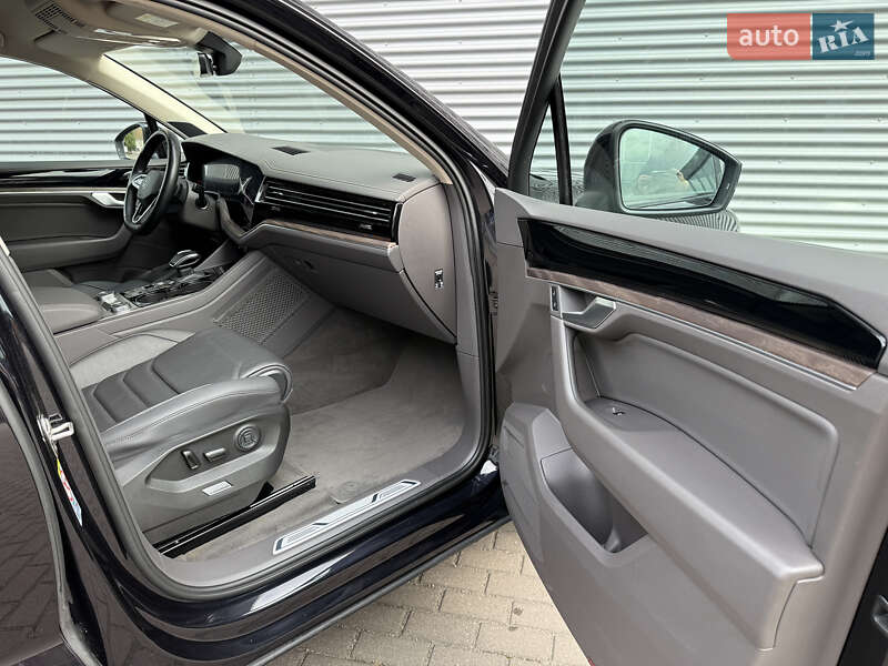 Внедорожник / Кроссовер Volkswagen Touareg 2021 в Ровно