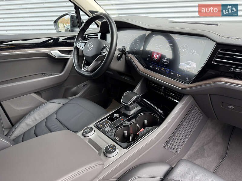 Внедорожник / Кроссовер Volkswagen Touareg 2021 в Ровно