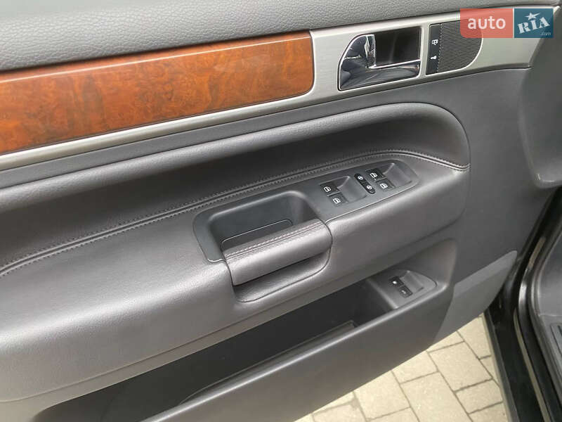 Позашляховик / Кросовер Volkswagen Touareg 2007 в Хмельницькому