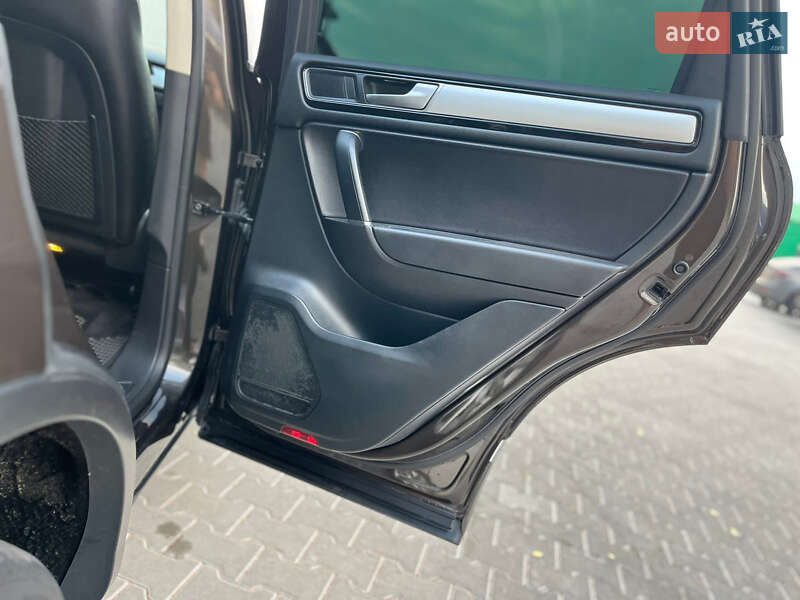 Внедорожник / Кроссовер Volkswagen Touareg 2015 в Владимире фото 64 Внедорожник / Кроссовер Volkswagen Touareg 2015 в Владимире