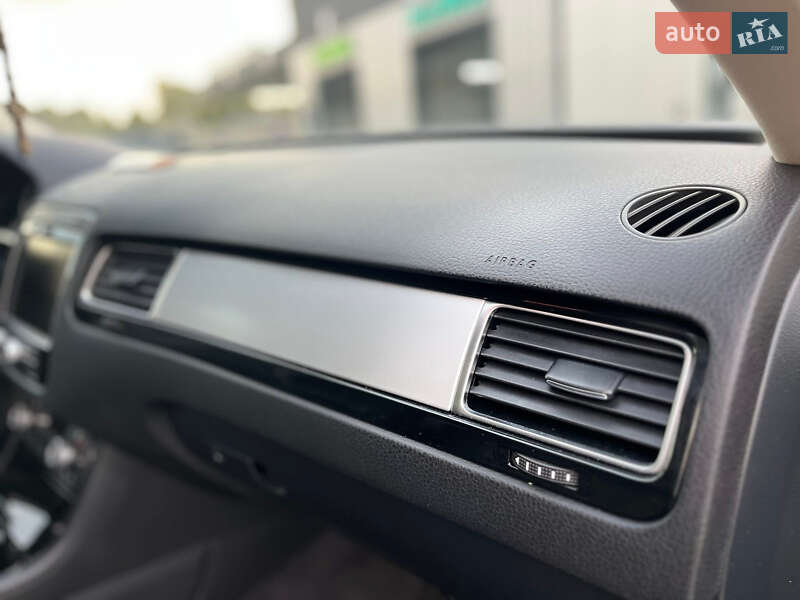 Внедорожник / Кроссовер Volkswagen Touareg 2015 в Владимире фото 73 Внедорожник / Кроссовер Volkswagen Touareg 2015 в Владимире