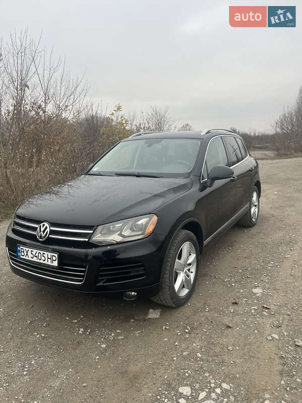 Внедорожник / Кроссовер Volkswagen Touareg 2011 в Каменец-Подольском