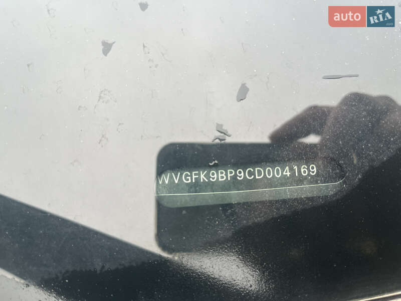 Внедорожник / Кроссовер Volkswagen Touareg 2011 в Каменец-Подольском