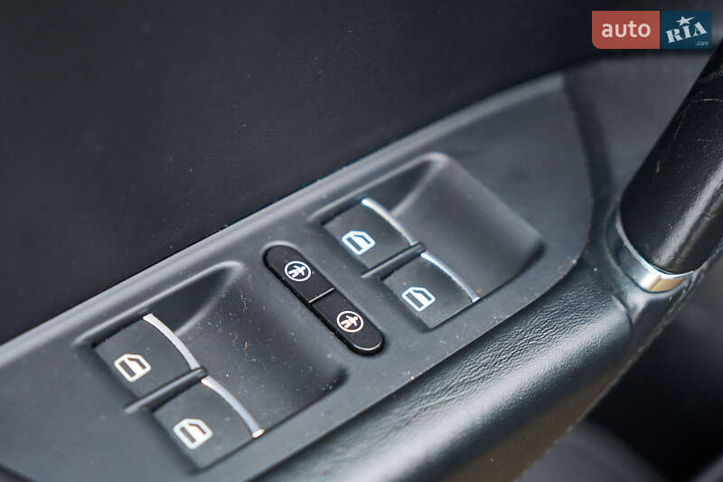 Внедорожник / Кроссовер Volkswagen Touareg 2017 в Бердичеве