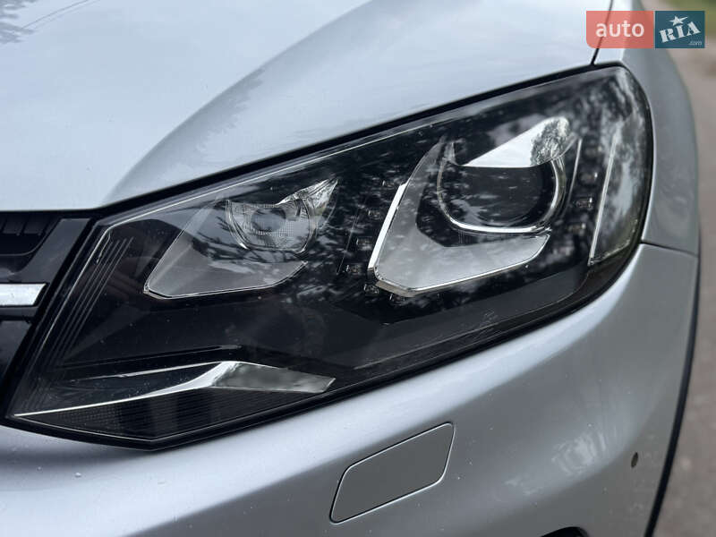 Внедорожник / Кроссовер Volkswagen Touareg 2010 в Яворове