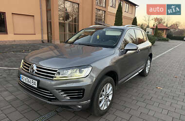Внедорожник / Кроссовер Volkswagen Touareg 2017 в Берегово