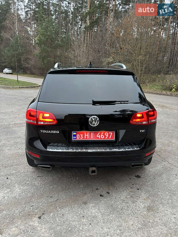 Позашляховик / Кросовер Volkswagen Touareg 2011 в Полтаві