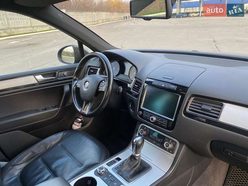 Позашляховик / Кросовер Volkswagen Touareg 2012 в Харкові