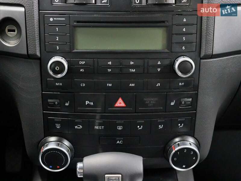 Позашляховик / Кросовер Volkswagen Touareg 2008 в Рівному