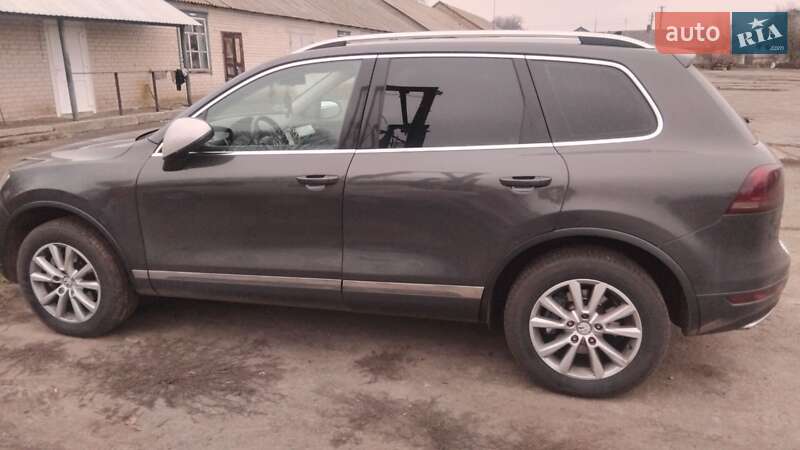 Внедорожник / Кроссовер Volkswagen Touareg 2011 в Кропивницком
