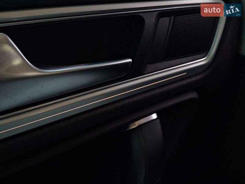 Внедорожник / Кроссовер Volkswagen Touareg 2016 в Ивано-Франковске фото 77 Внедорожник / Кроссовер Volkswagen Touareg 2016 в Ивано-Франковске