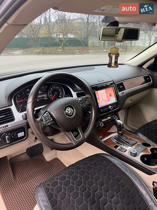 Внедорожник / Кроссовер Volkswagen Touareg 2012 в Белой Церкви