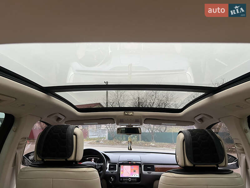 Внедорожник / Кроссовер Volkswagen Touareg 2012 в Белой Церкви