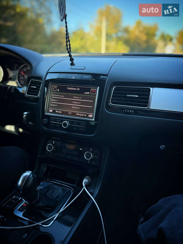 Позашляховик / Кросовер Volkswagen Touareg 2013 в Хмельницькому