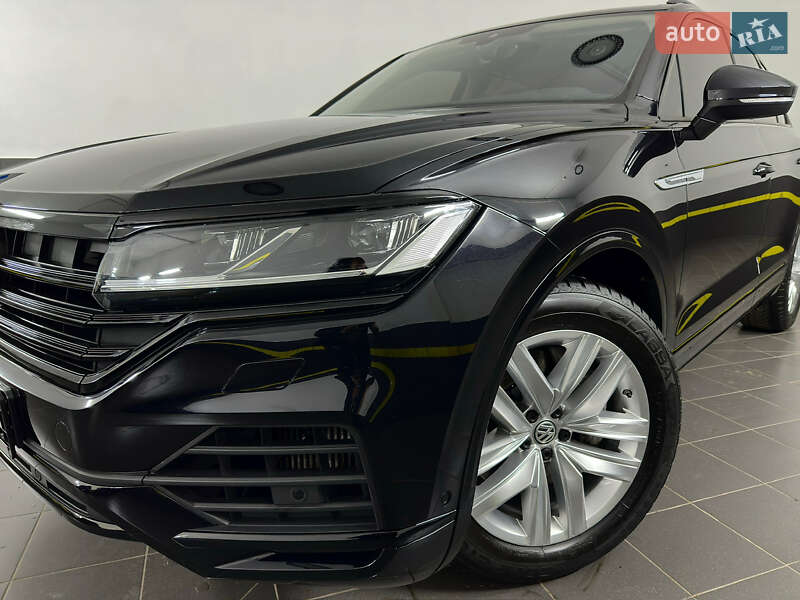 Позашляховик / Кросовер Volkswagen Touareg 2019 в Козятині