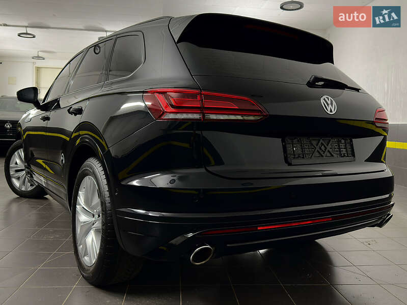 Позашляховик / Кросовер Volkswagen Touareg 2019 в Козятині