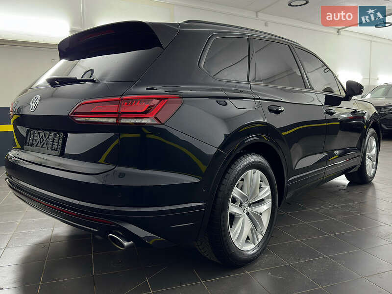 Позашляховик / Кросовер Volkswagen Touareg 2019 в Козятині