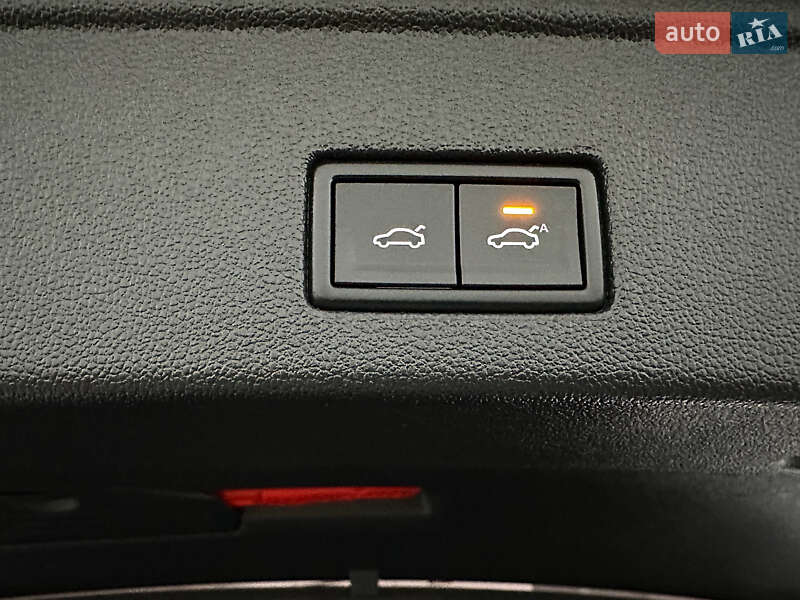 Позашляховик / Кросовер Volkswagen Touareg 2019 в Козятині