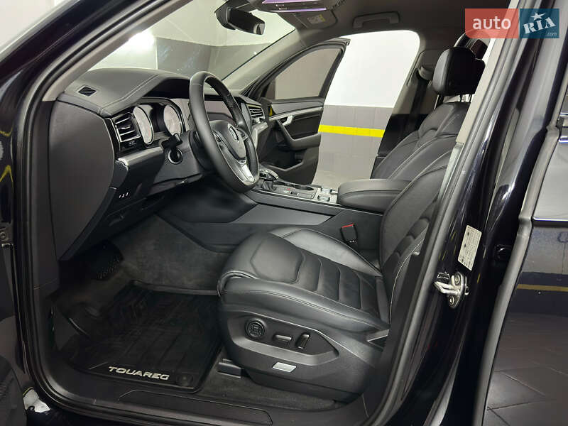 Позашляховик / Кросовер Volkswagen Touareg 2019 в Козятині