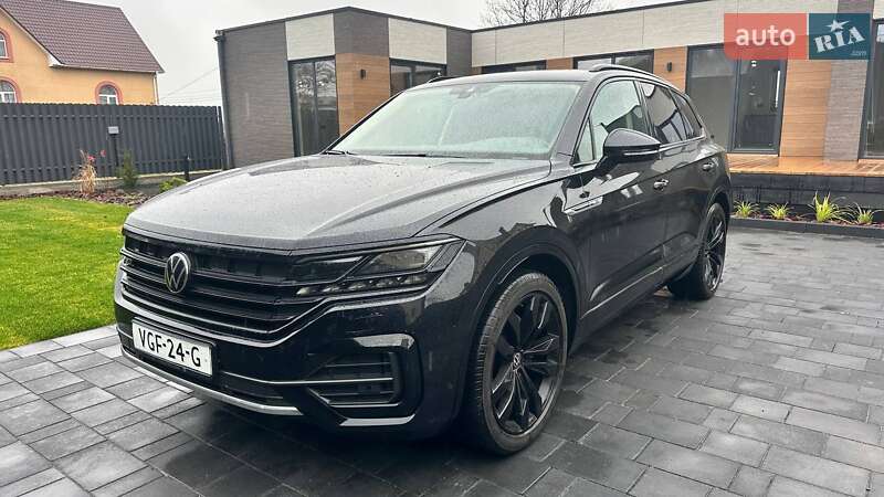 Позашляховик / Кросовер Volkswagen Touareg 2020 в Рівному