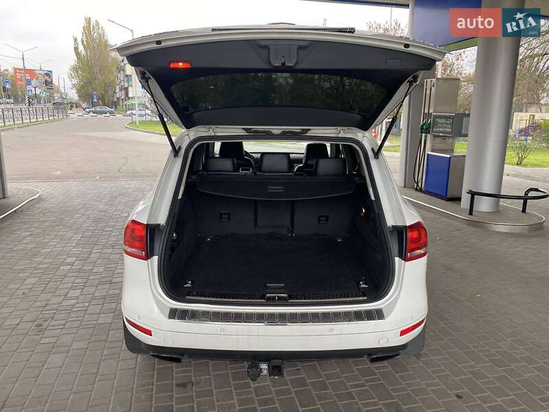Позашляховик / Кросовер Volkswagen Touareg 2012 в Миколаєві