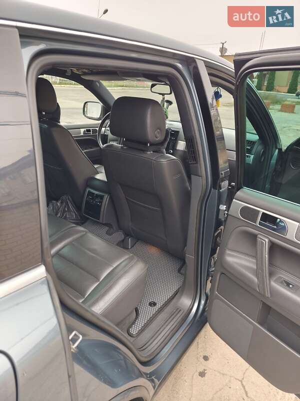 Позашляховик / Кросовер Volkswagen Touareg 2006 в Краматорську