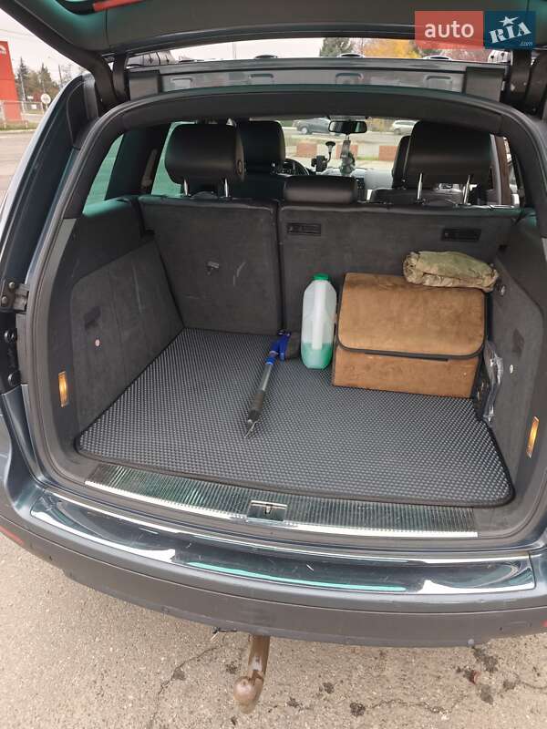 Позашляховик / Кросовер Volkswagen Touareg 2006 в Краматорську