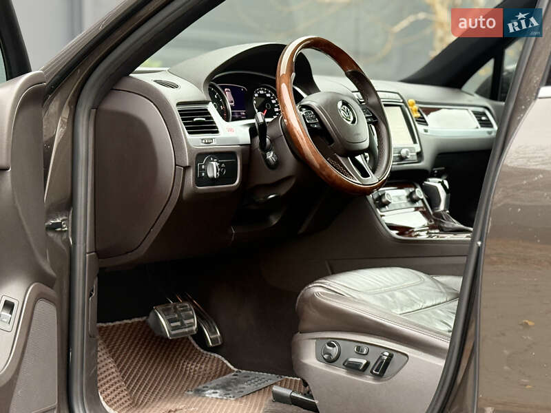 Позашляховик / Кросовер Volkswagen Touareg 2016 в Білій Церкві