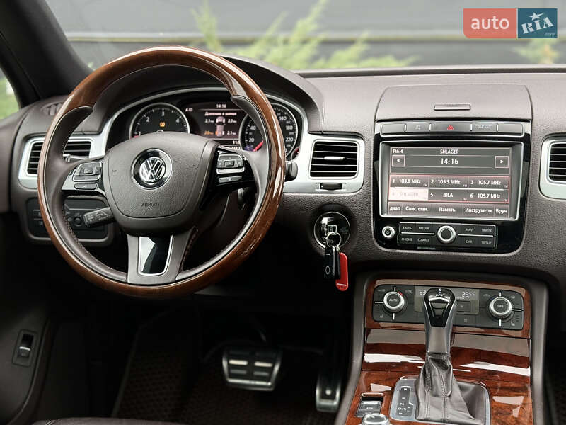 Позашляховик / Кросовер Volkswagen Touareg 2016 в Білій Церкві