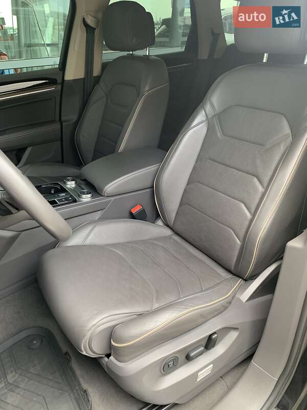 Внедорожник / Кроссовер Volkswagen Touareg 2019 в Львове фото 16 Внедорожник / Кроссовер Volkswagen Touareg 2019 в Львове