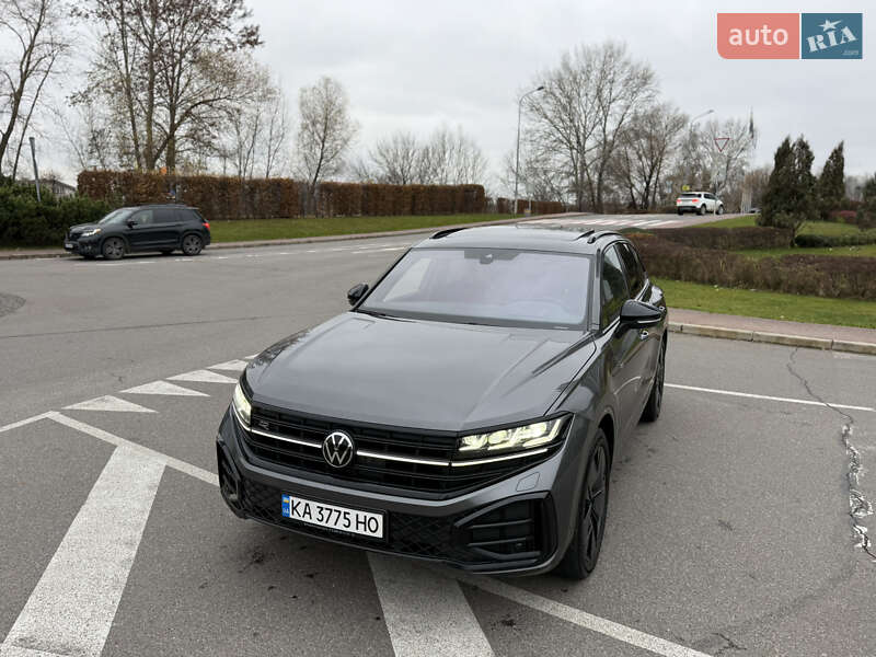 Позашляховик / Кросовер Volkswagen Touareg 2024 в Києві
