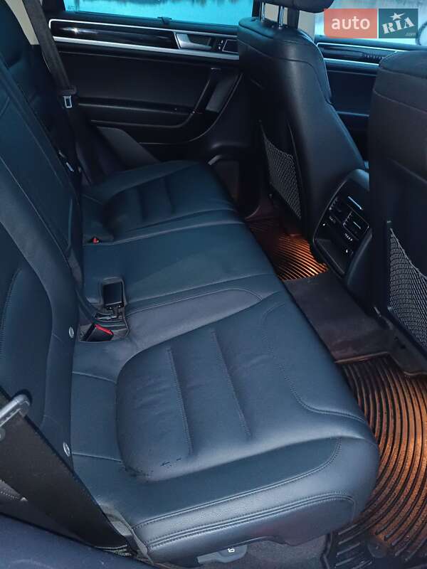 Внедорожник / Кроссовер Volkswagen Touareg 2015 в Киеве фото 20 Внедорожник / Кроссовер Volkswagen Touareg 2015 в Киеве