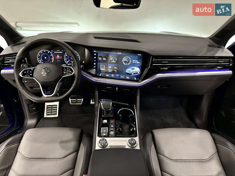 Позашляховик / Кросовер Volkswagen Touareg 2022 в Києві