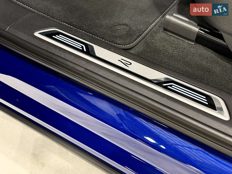 Позашляховик / Кросовер Volkswagen Touareg 2022 в Києві