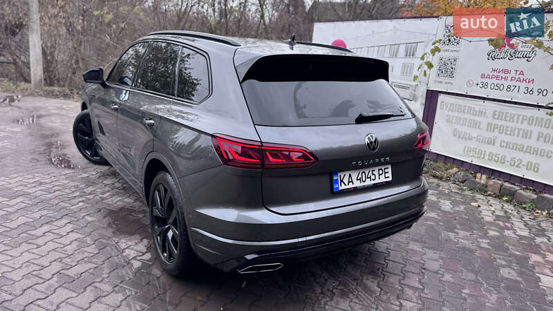 Позашляховик / Кросовер Volkswagen Touareg 2022 в Києві