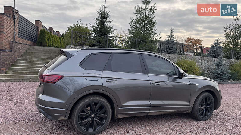 Позашляховик / Кросовер Volkswagen Touareg 2022 в Києві