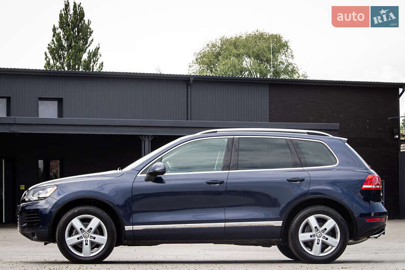 Позашляховик / Кросовер Volkswagen Touareg 2013 в Нововолинську