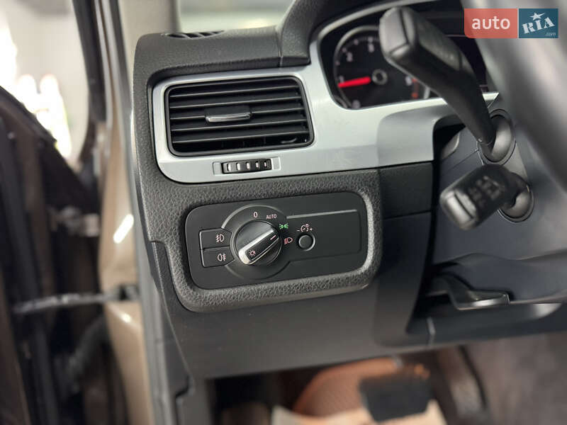 Позашляховик / Кросовер Volkswagen Touareg 2013 в Кременці фото 23 Позашляховик / Кросовер Volkswagen Touareg 2013 в Кременці