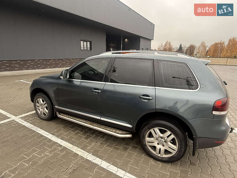 Позашляховик / Кросовер Volkswagen Touareg 2008 в Києві