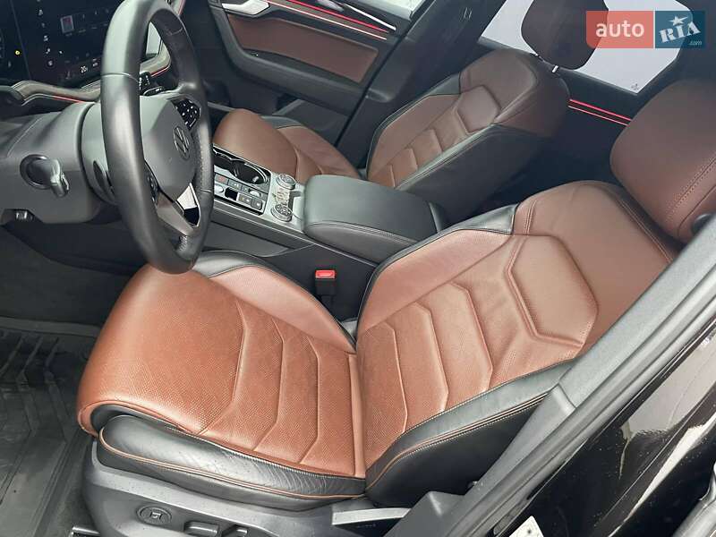 Позашляховик / Кросовер Volkswagen Touareg 2022 в Харкові