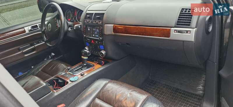 Внедорожник / Кроссовер Volkswagen Touareg 2003 в Львове