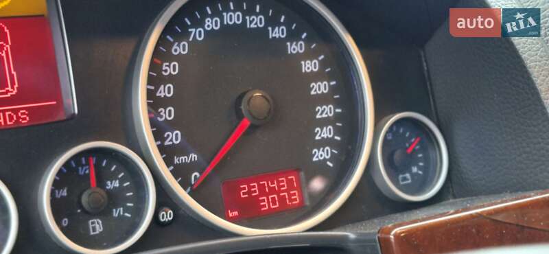 Внедорожник / Кроссовер Volkswagen Touareg 2003 в Львове