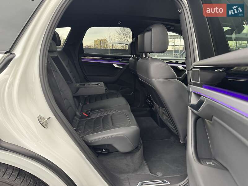 Внедорожник / Кроссовер Volkswagen Touareg 2020 в Хмельницком