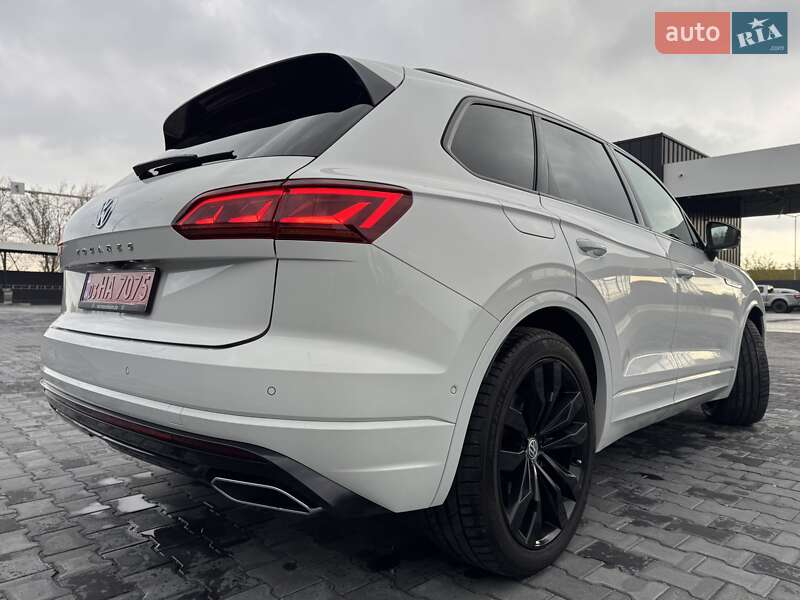 Внедорожник / Кроссовер Volkswagen Touareg 2020 в Хмельницком