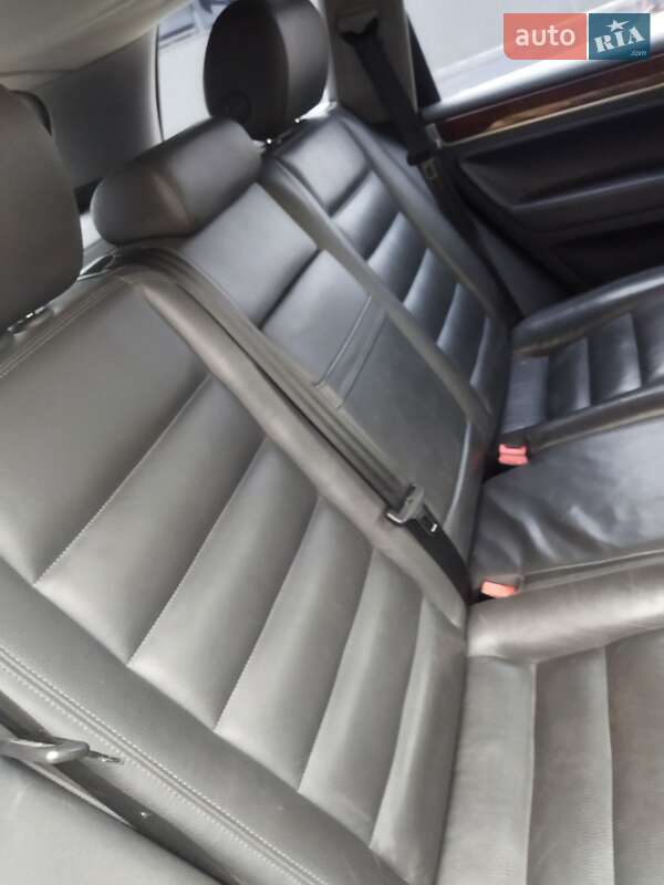 Позашляховик / Кросовер Volkswagen Touareg 2005 в Львові