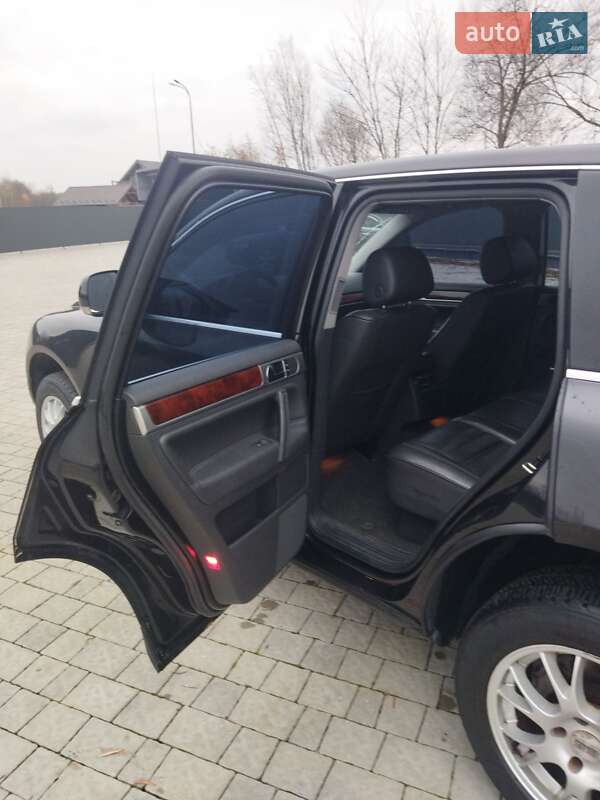 Позашляховик / Кросовер Volkswagen Touareg 2005 в Львові