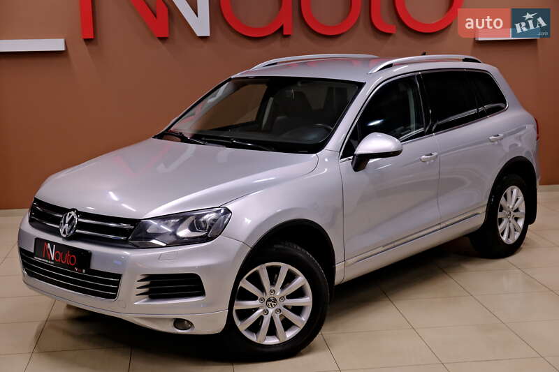 Позашляховик / Кросовер Volkswagen Touareg 2013 в Одесі