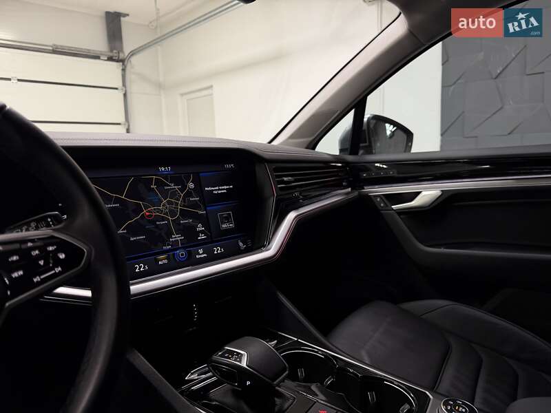 Позашляховик / Кросовер Volkswagen Touareg 2020 в Тернополі
