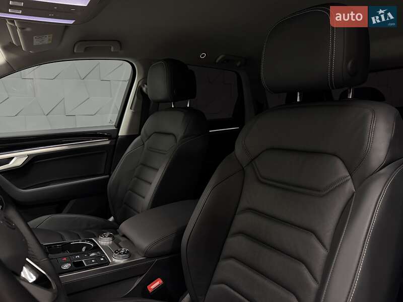 Позашляховик / Кросовер Volkswagen Touareg 2020 в Тернополі