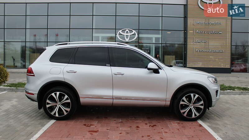 Позашляховик / Кросовер Volkswagen Touareg 2017 в Черкасах